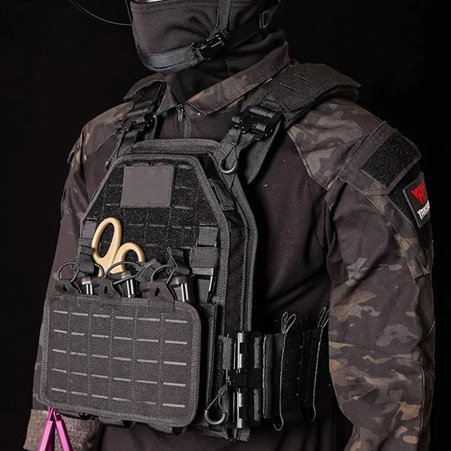 YAKEDA Tactical Outdoor Vest Quick Release Airsoft Vest for Men Adjustable Breathable Combat Training Vest with Hook and Loop