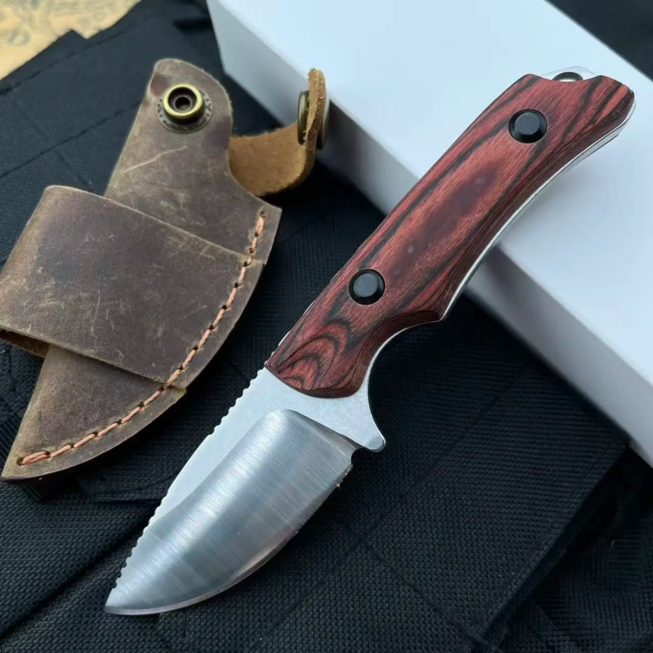 15017 Practical Wilderness Activities Tools 8Cr13 Blade Outdoor Camping Fishing EDC Knife with Leather Utility Climbing Knives