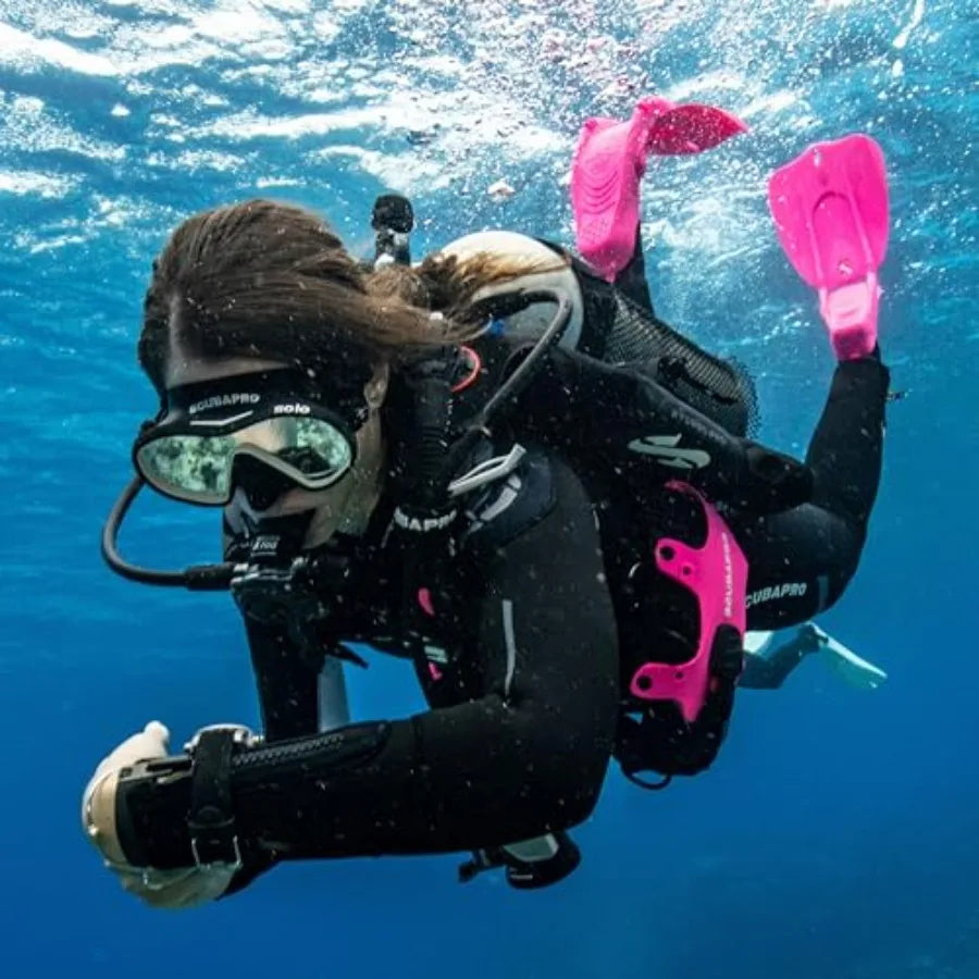 Solo Scuba Snorkeling Dive Mask for underwater exploration, silicone material, black color, wide field of view and anti-fog len
